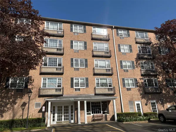 $2,700 | 2 Consulate Drive, Unit 1K, Tuckahoe, NY 10707