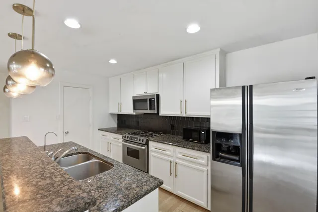 $2,750 | 1714 West Webster Street, Unit 61, Houston, TX 77019