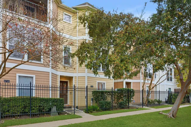 $2,750 | 1714 West Webster Street, Unit 61, Houston, TX 77019