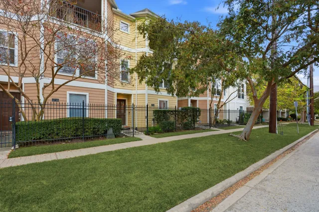 $2,750 | 1714 West Webster Street, Unit 61, Houston, TX 77019