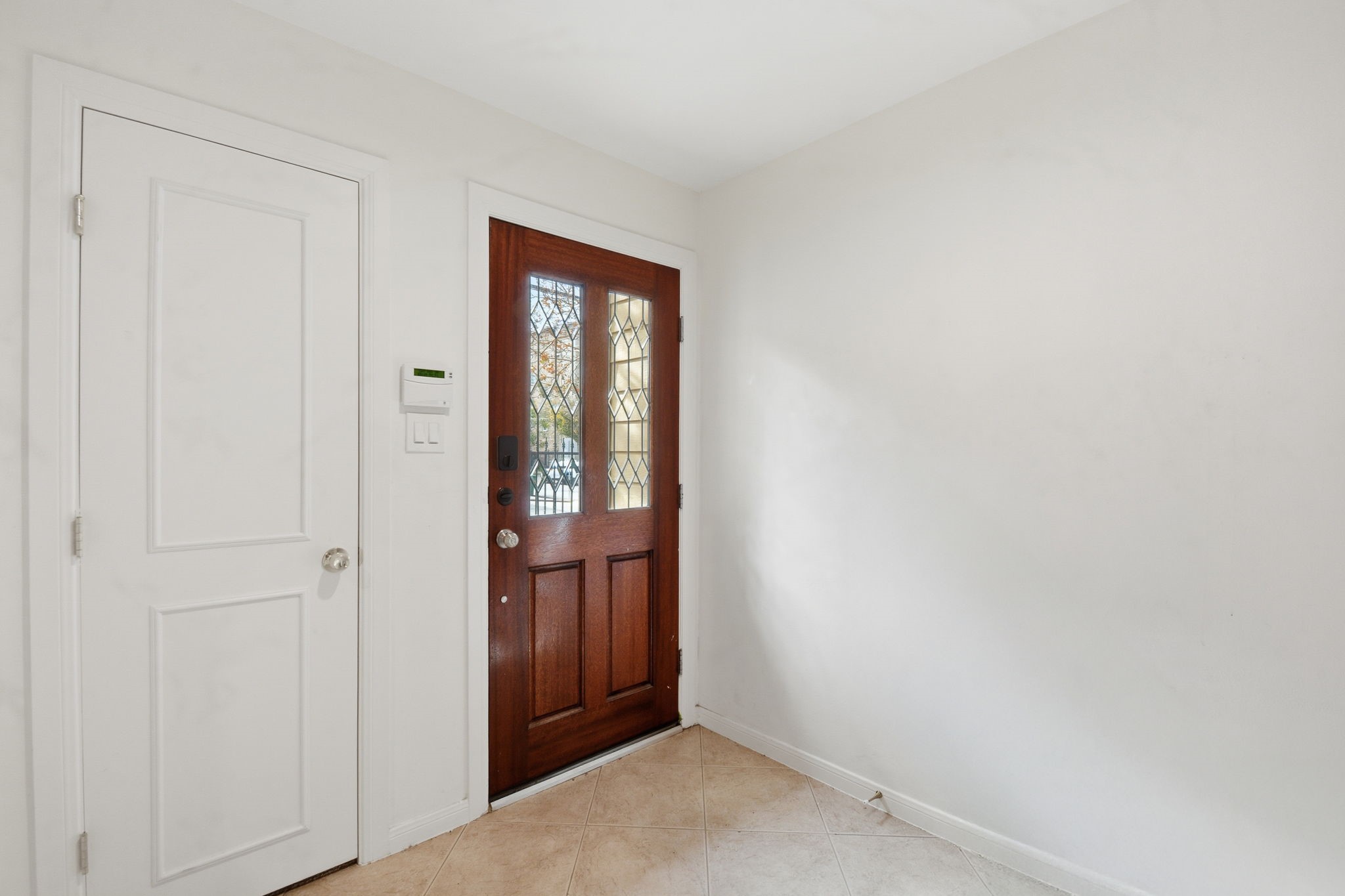 1714 West Webster Street Houston, TX 77019 - Photo 7 of 39 an empty room with closet area