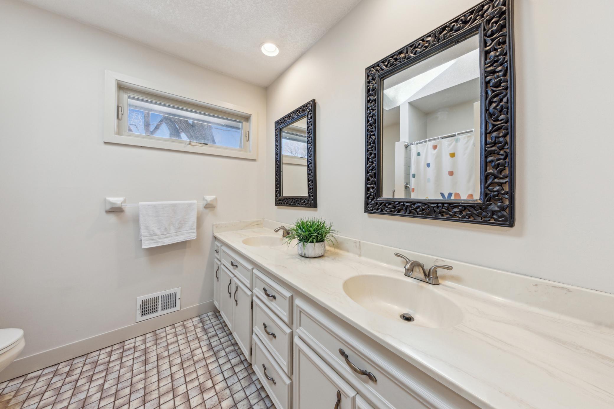 7720 Shaughnessy Road Edina, MN 55439 - Photo 24 of 37