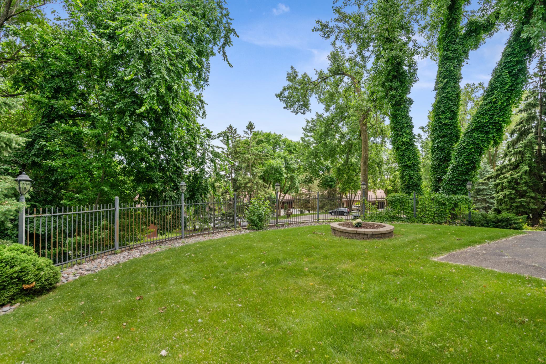 7720 Shaughnessy Road Edina, MN 55439 - Photo 33 of 37