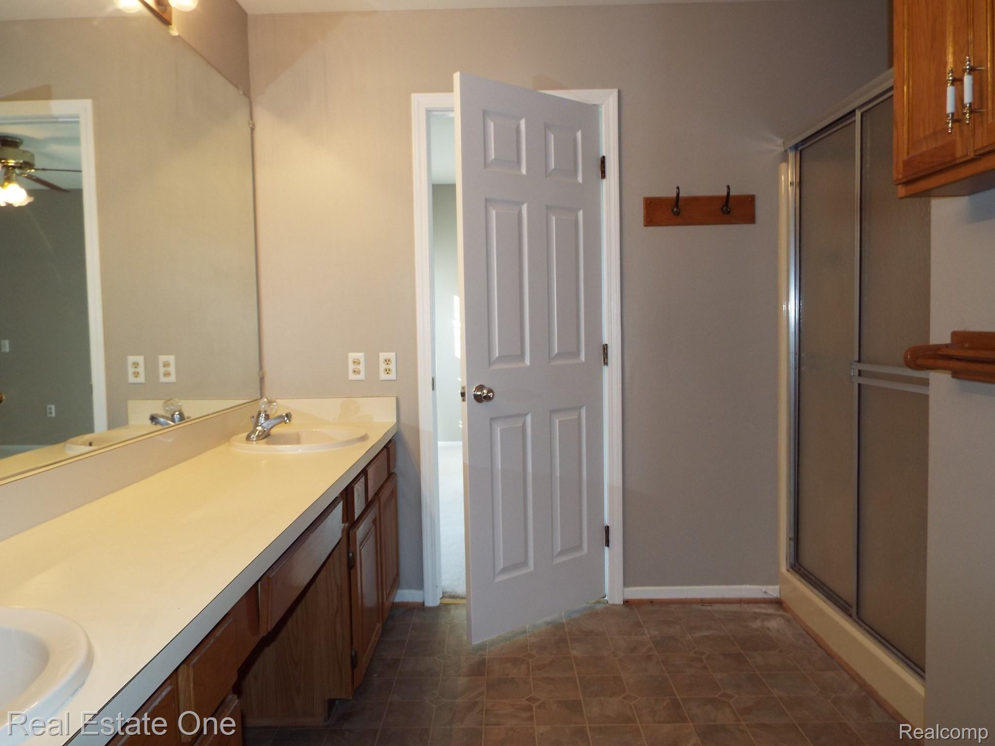 44937 Lemont Road Canton, MI 48187 - Photo 23 of 43 mb 2.JPG