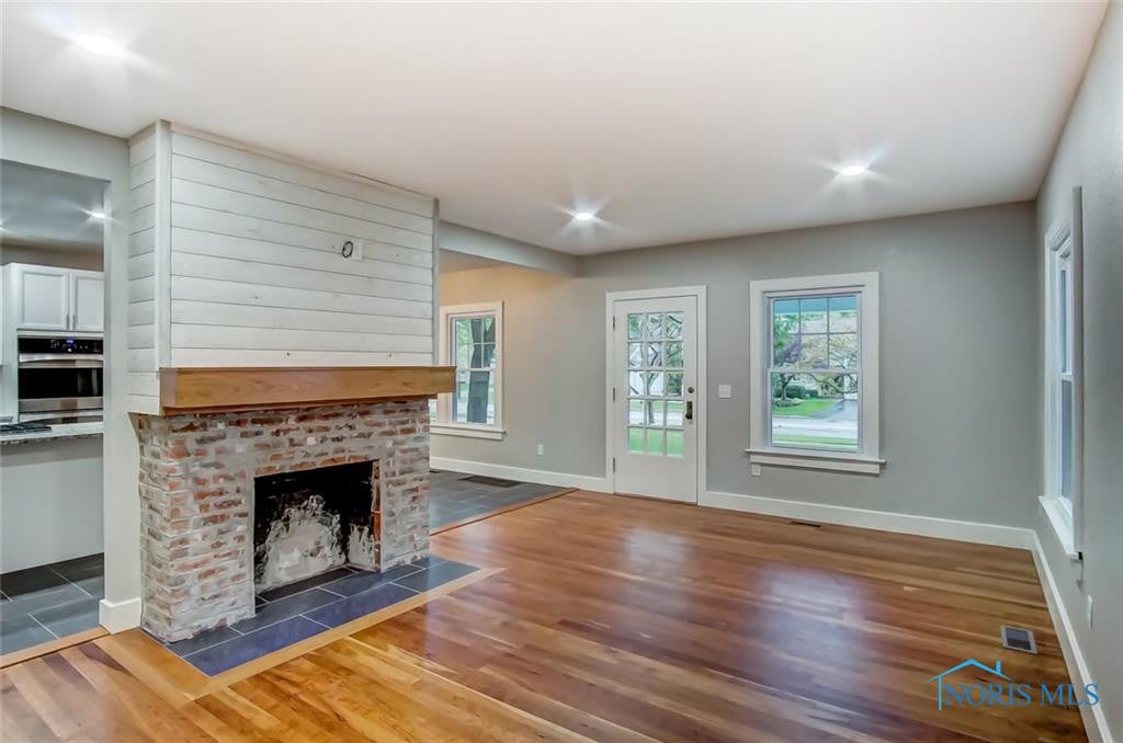 1203 River Road Maumee, OH 43537 - Photo 4 of 32 Gallery Image 4