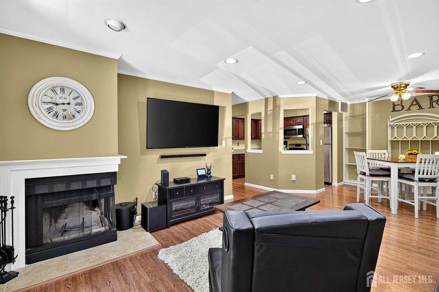 204 Raintree Court Helmetta, NJ 08828 - Photo 11 of 25