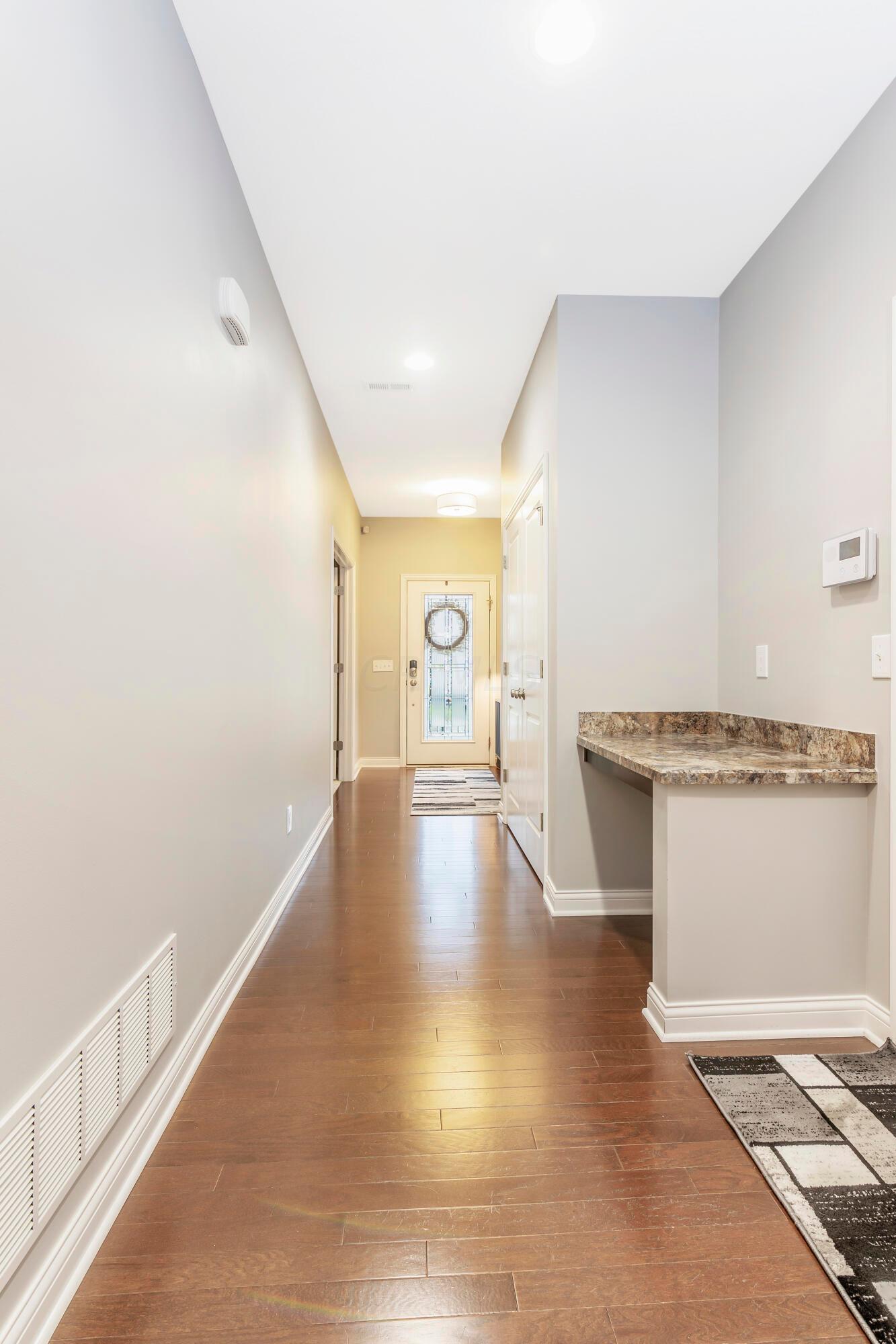 6023 Heckert Road Westerville, OH 43081 - Photo 2 of 28 Entry