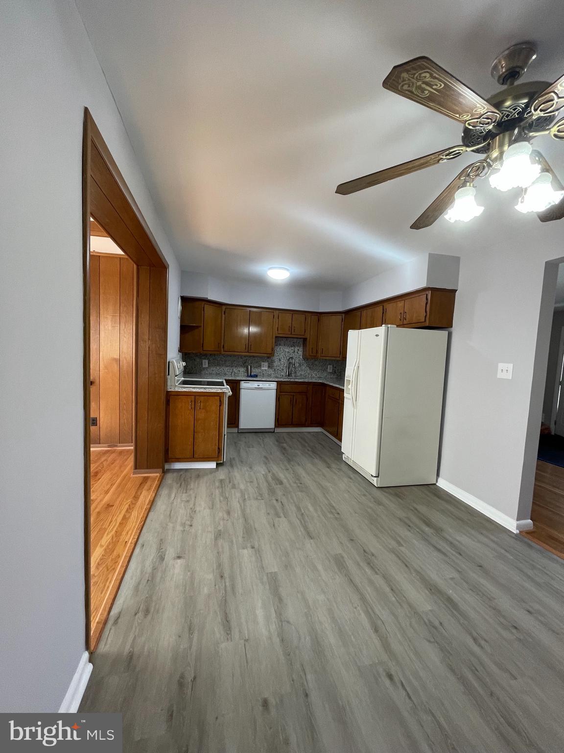 3924 Minden Road Silver Spring, MD 20906 - Photo 3 of 20 Large kitchen