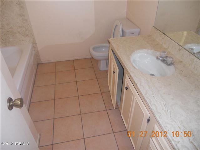 2525 East Prince Road, Unit 25 Tucson, AZ 85716 - Photo 10 of 12
