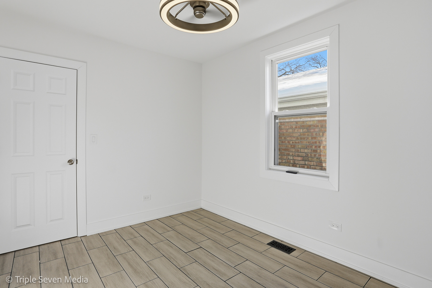 3002 Wesley Avenue Berwyn, IL 60402 - Photo 13 of 28