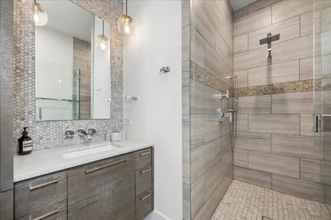 $2,499,000 | 3814 Drake Street, Houston, TX 77005