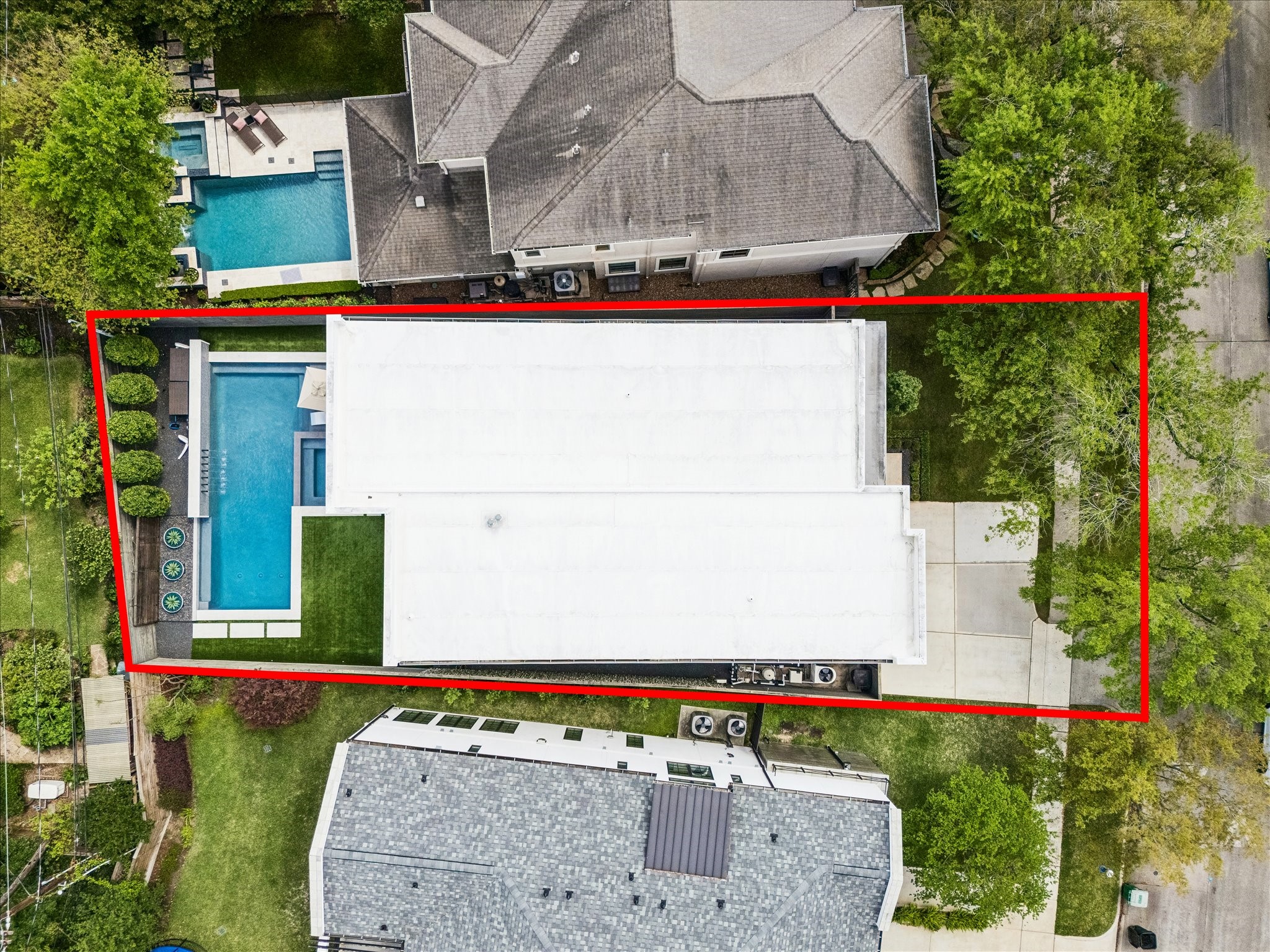 3814 Drake Street Houston, TX 77005 - Photo 45 of 50 This 7,395-square-foot lot is located mid-block on a pristine tree-lined street in coveted Sunset Terrace.