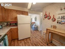 1477 F Street Springfield, OR 97477 - Photo 14 of 32
