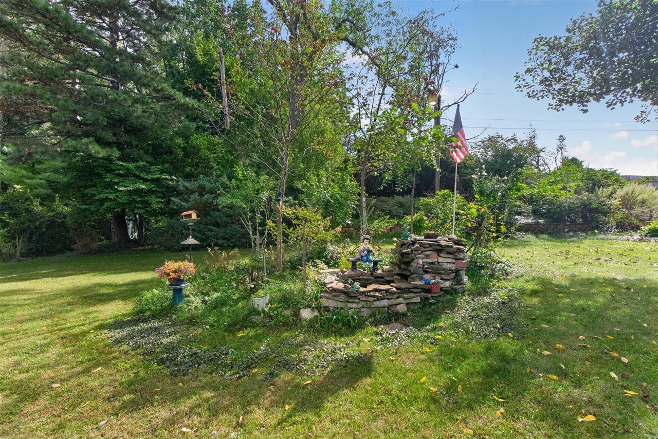 611 Charleston Road Lansing, MI 48917 - Photo 43 of 49 Gallery Image 43