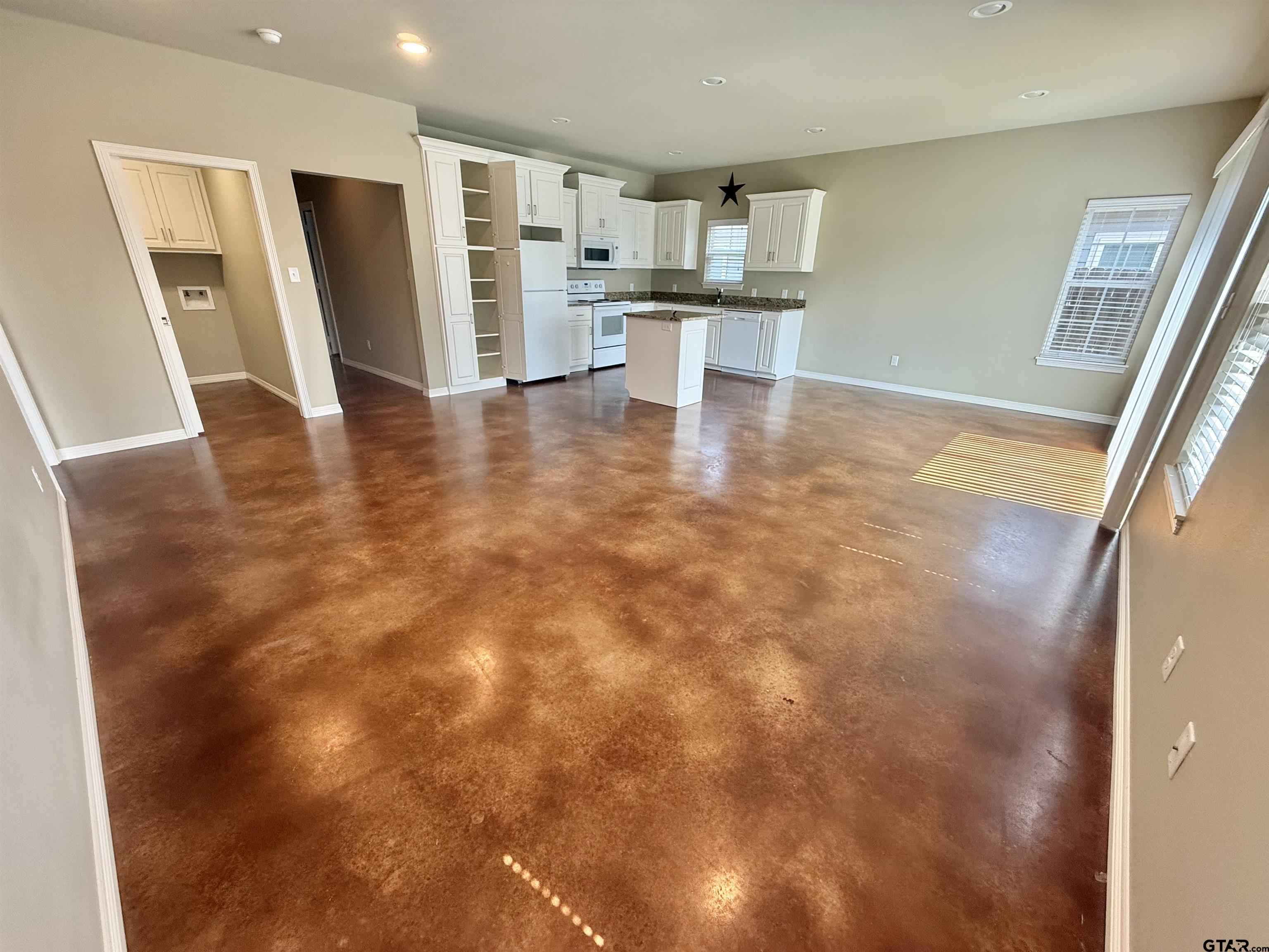 818 Highway 110 Whitehouse, TX 75791 - Photo 8 of 16