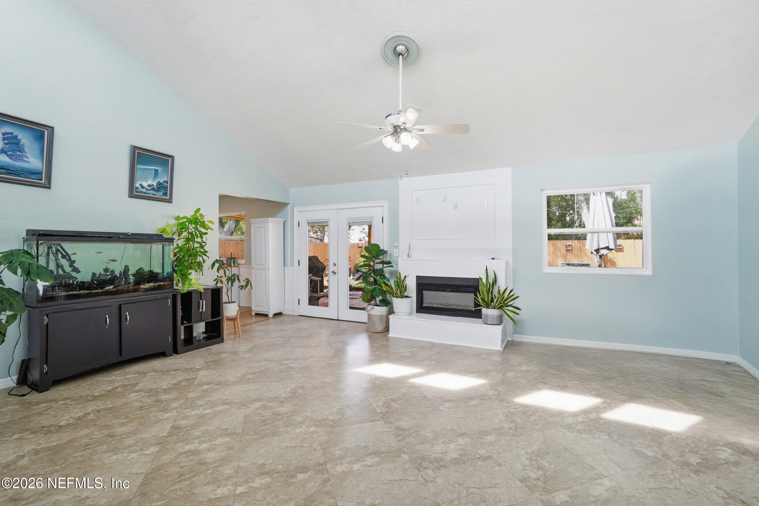 11108 Fairbanks Grant Road West Jacksonville, FL 32223 - Photo 10 of 34 a living room with furniture