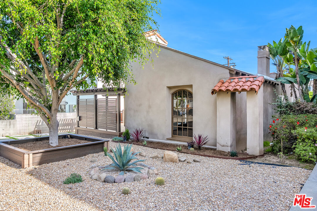 1450 Reeves Street Los Angeles, CA 90035 - Photo 2 of 25