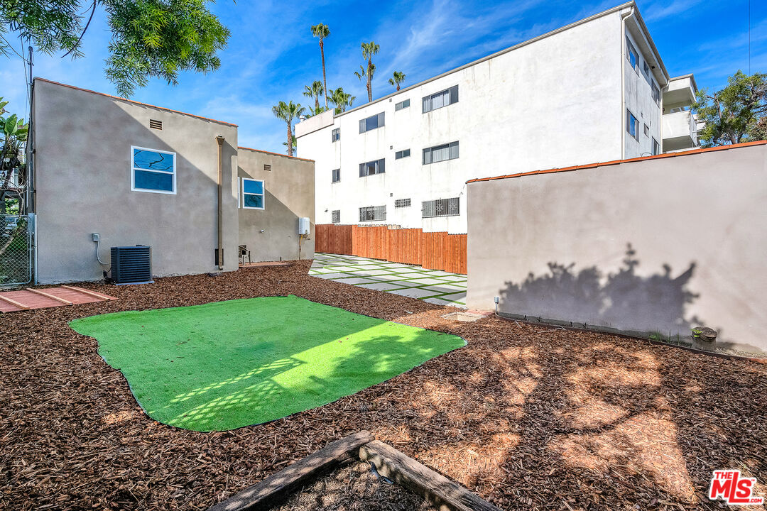 1450 Reeves Street Los Angeles, CA 90035 - Photo 25 of 25