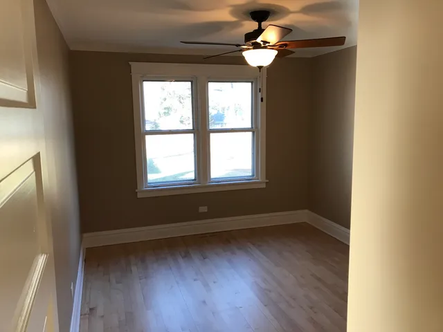 $2,400 | 116 North Adams Street, Westmont, IL 60559