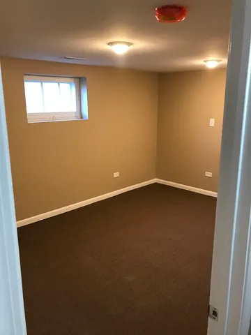 $2,400 | 116 North Adams Street, Westmont, IL 60559