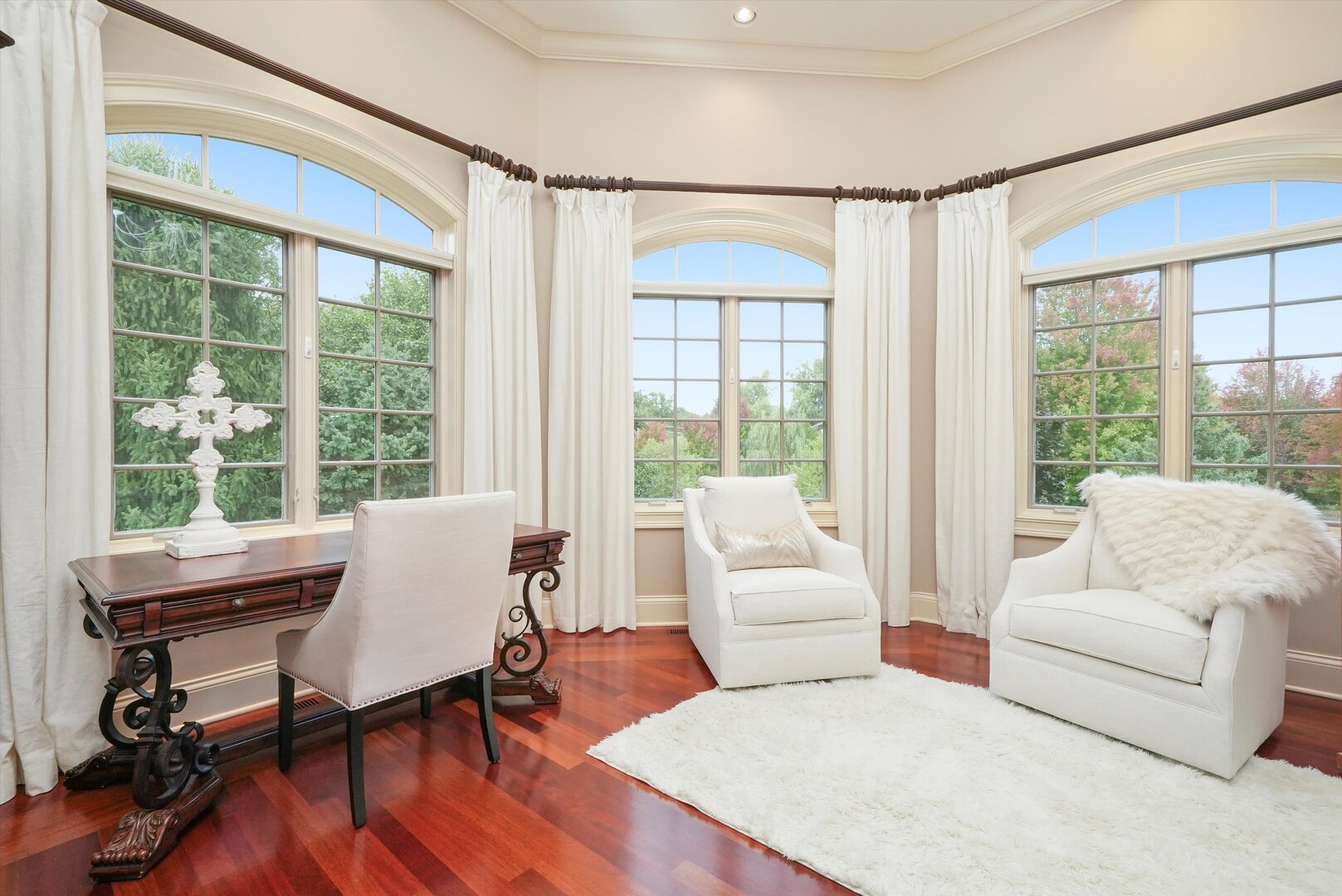 80 Geneva Court Inverness, IL 60010 - Photo 38 of 62 a living room with furniture and a large window