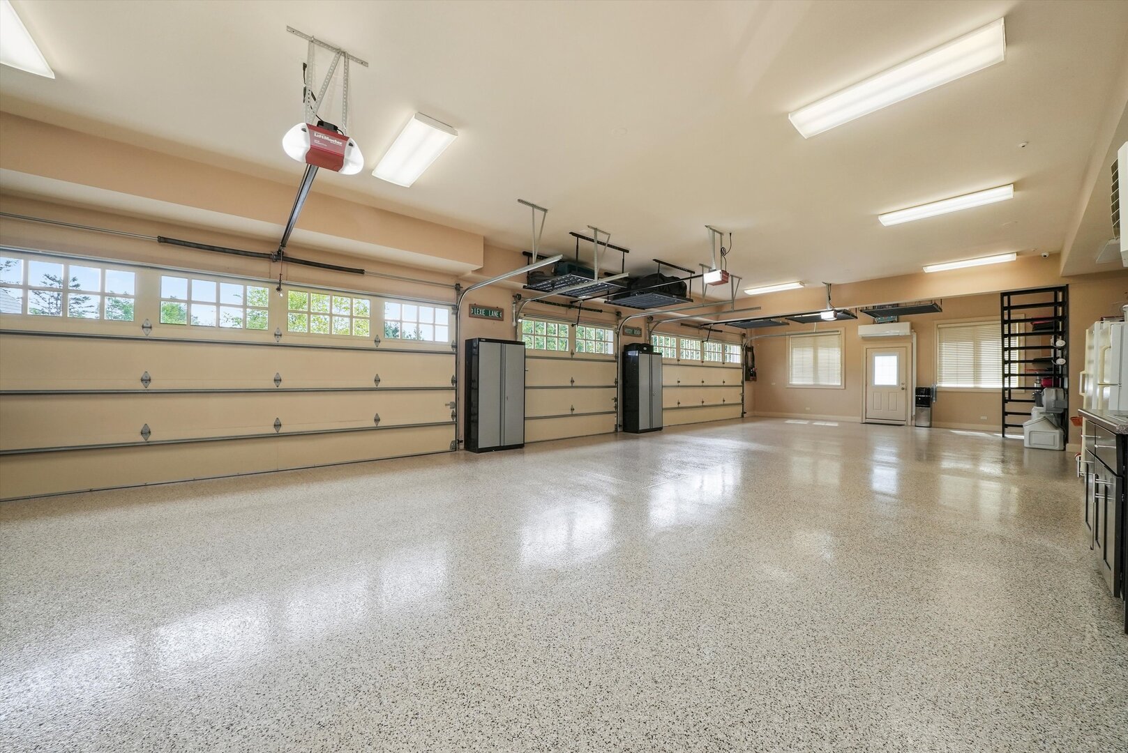 80 Geneva Court Inverness, IL 60010 - Photo 45 of 62 a view of a room with gym equipment