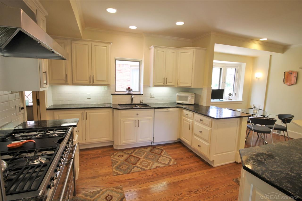 865 Trombley Road Grosse Pointe, MI 48230 - Photo 32 of 99 31348226-31.JPG