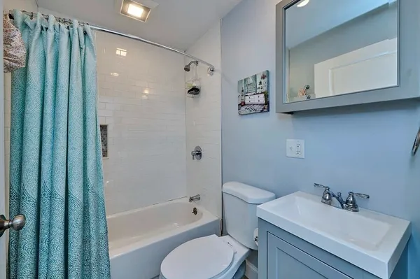 $3,800 | 36 Sturgis Street, Unit 2, Winthrop, MA 02152