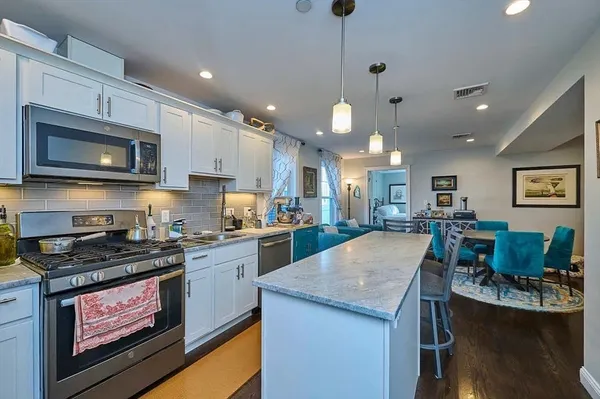 $3,800 | 36 Sturgis Street, Unit 2, Winthrop, MA 02152