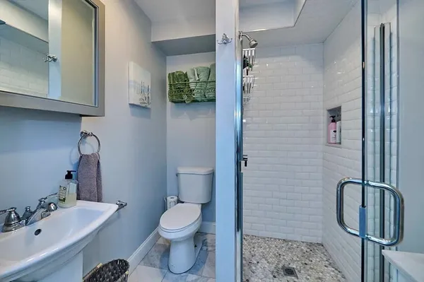 $3,800 | 36 Sturgis Street, Unit 2, Winthrop, MA 02152