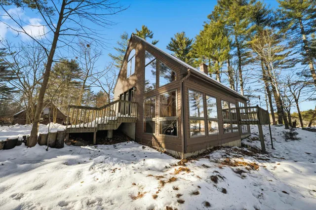 $885,900 | 105 Middle Road, Brentwood, NH 03833