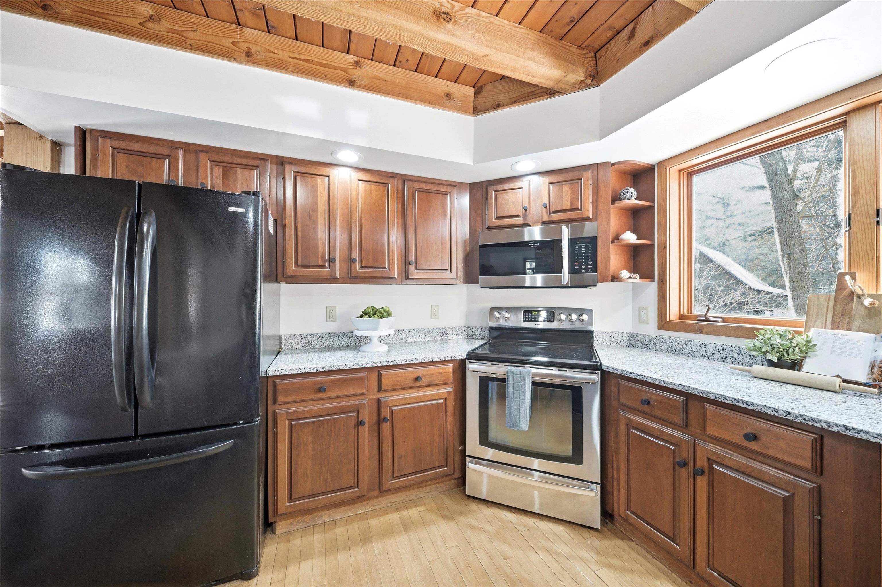 105 Middle Road Brentwood, NH 03833 - Photo 15 of 47