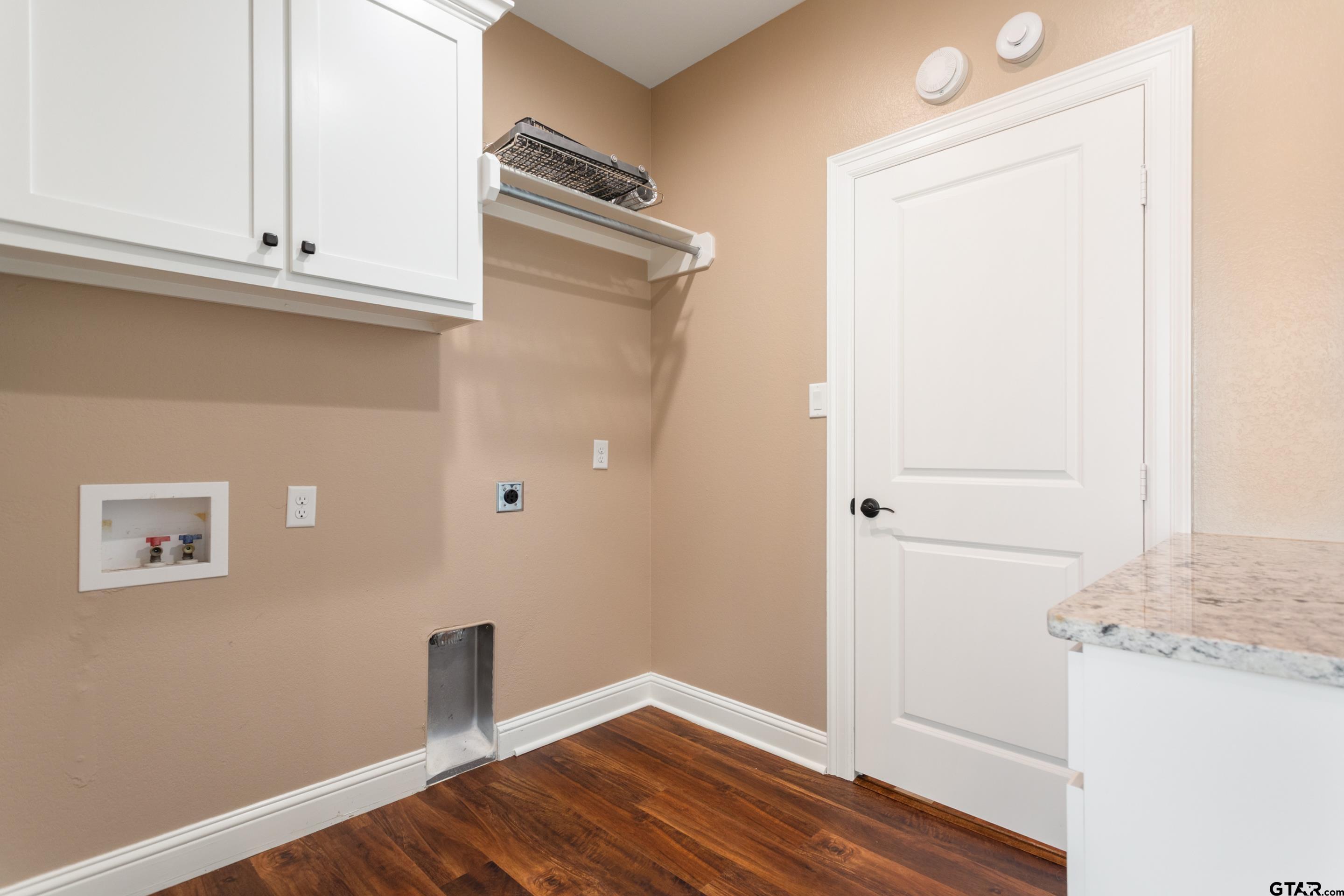 105 Nathan Road Chandler, TX 75758 - Photo 13 of 36 a view of kitchen with wooden floor