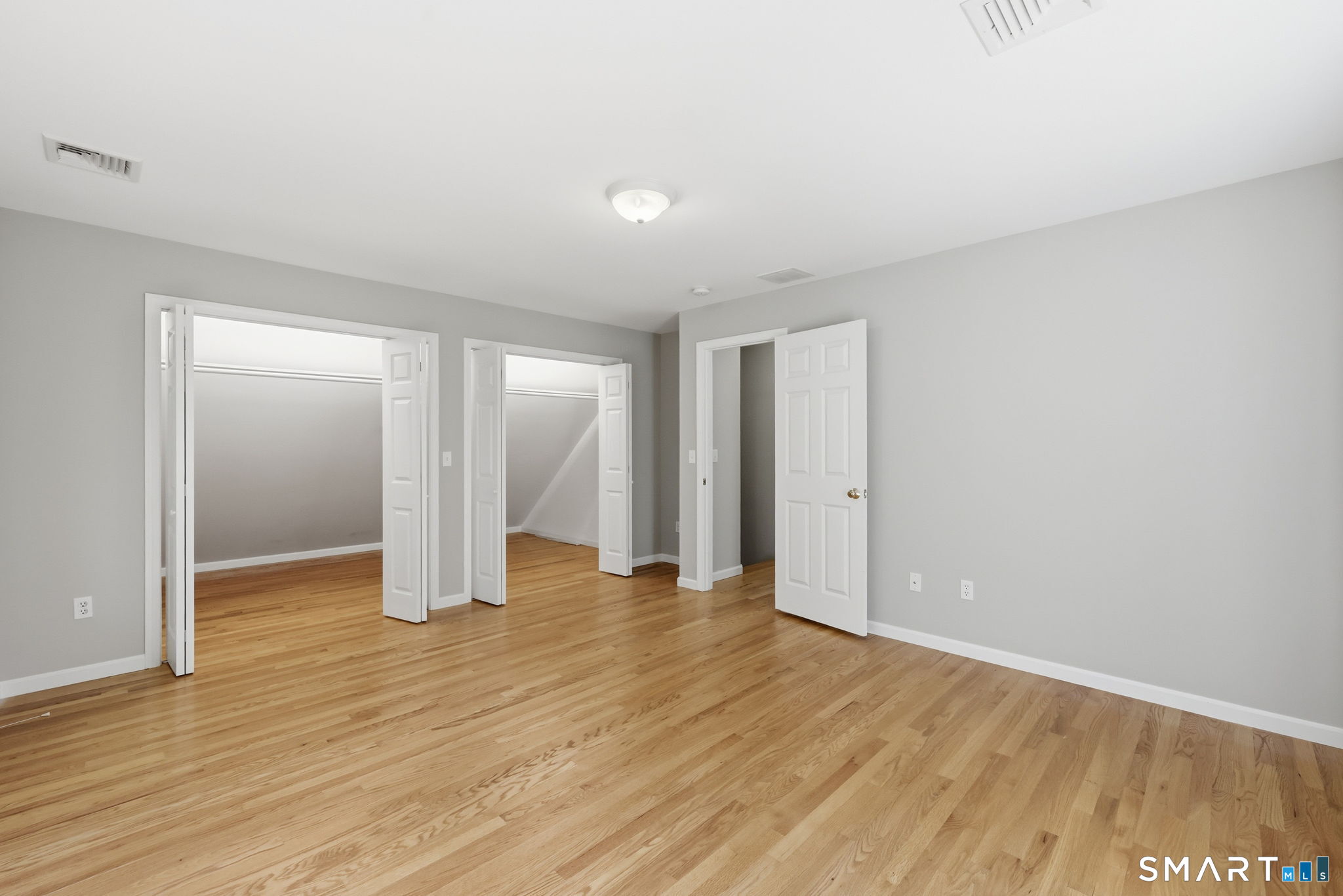 40 Valmore Road Bristol, CT 06010 - Photo 25 of 31 Bedroom 3 with oversized closets
