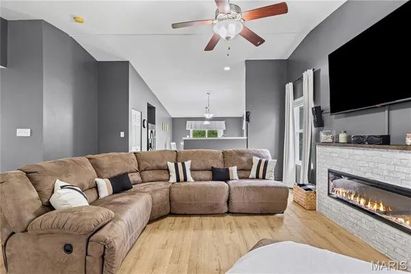 $255,000 | 2664 Shorewood Drive, Florissant, MO 63031