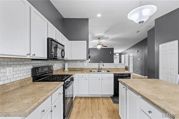 $255,000 | 2664 Shorewood Drive, Florissant, MO 63031