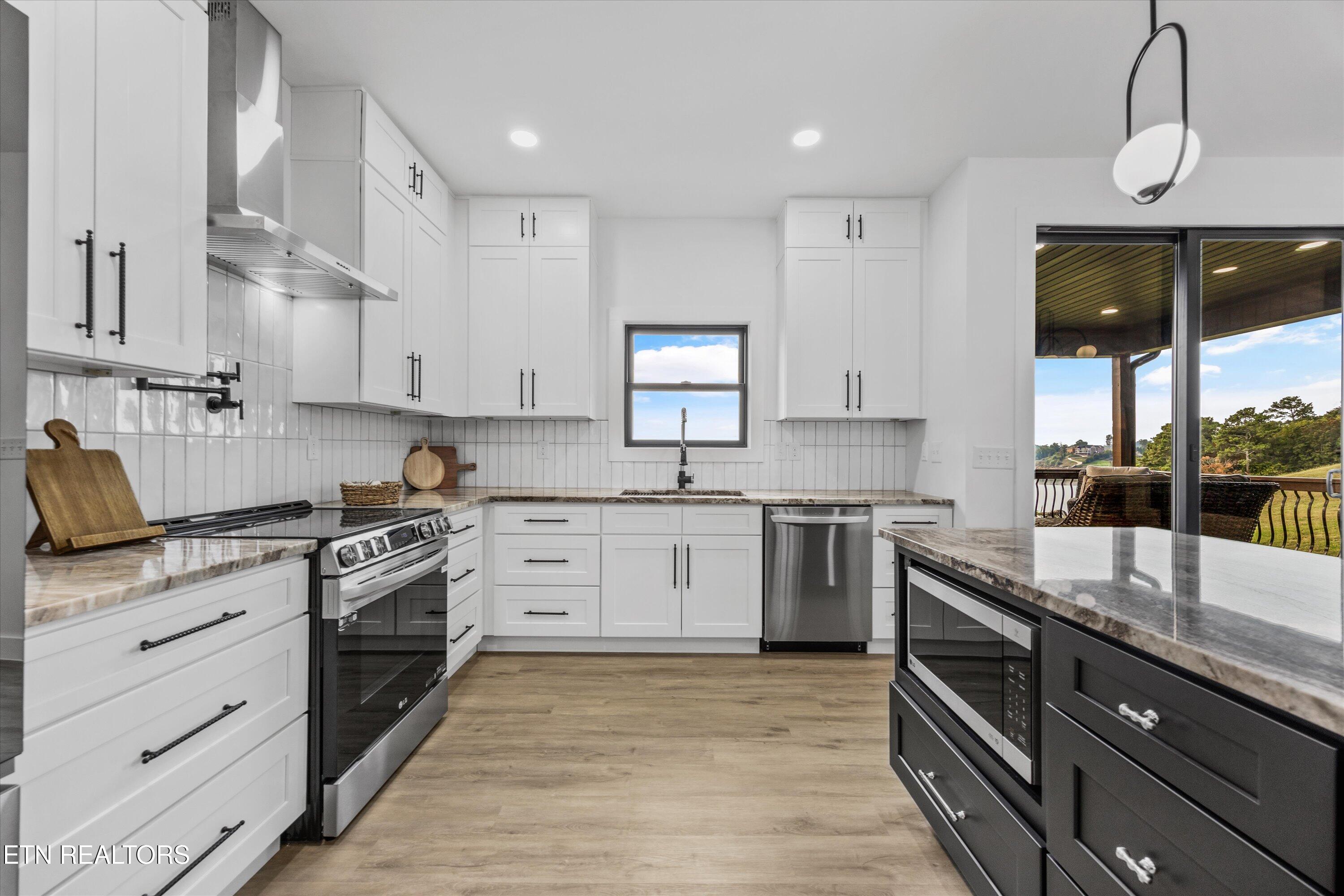 411 Hampton Way Dandridge, TN 37725 - Photo 12 of 50 09-411 Hampton Wy 09