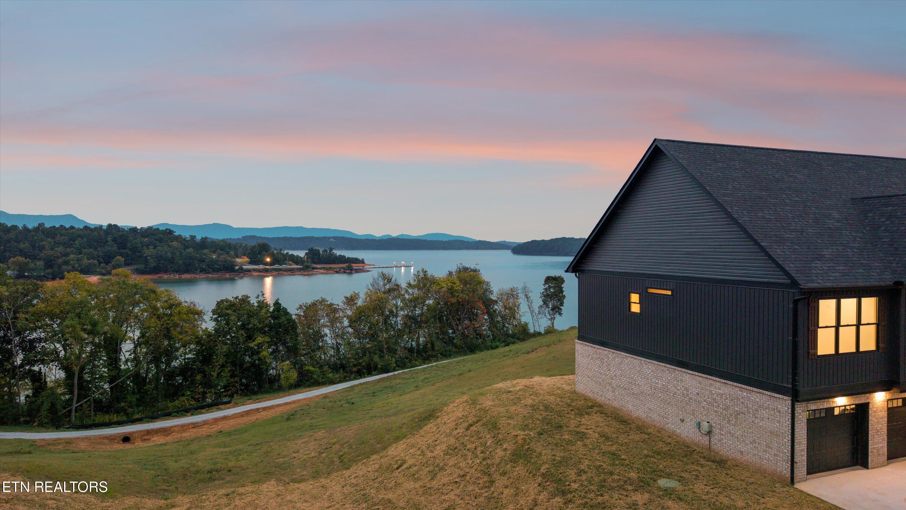 411 Hampton Way Dandridge, TN 37725 - Photo 41 of 50 45-411 Hampton Wy Twlilight-11