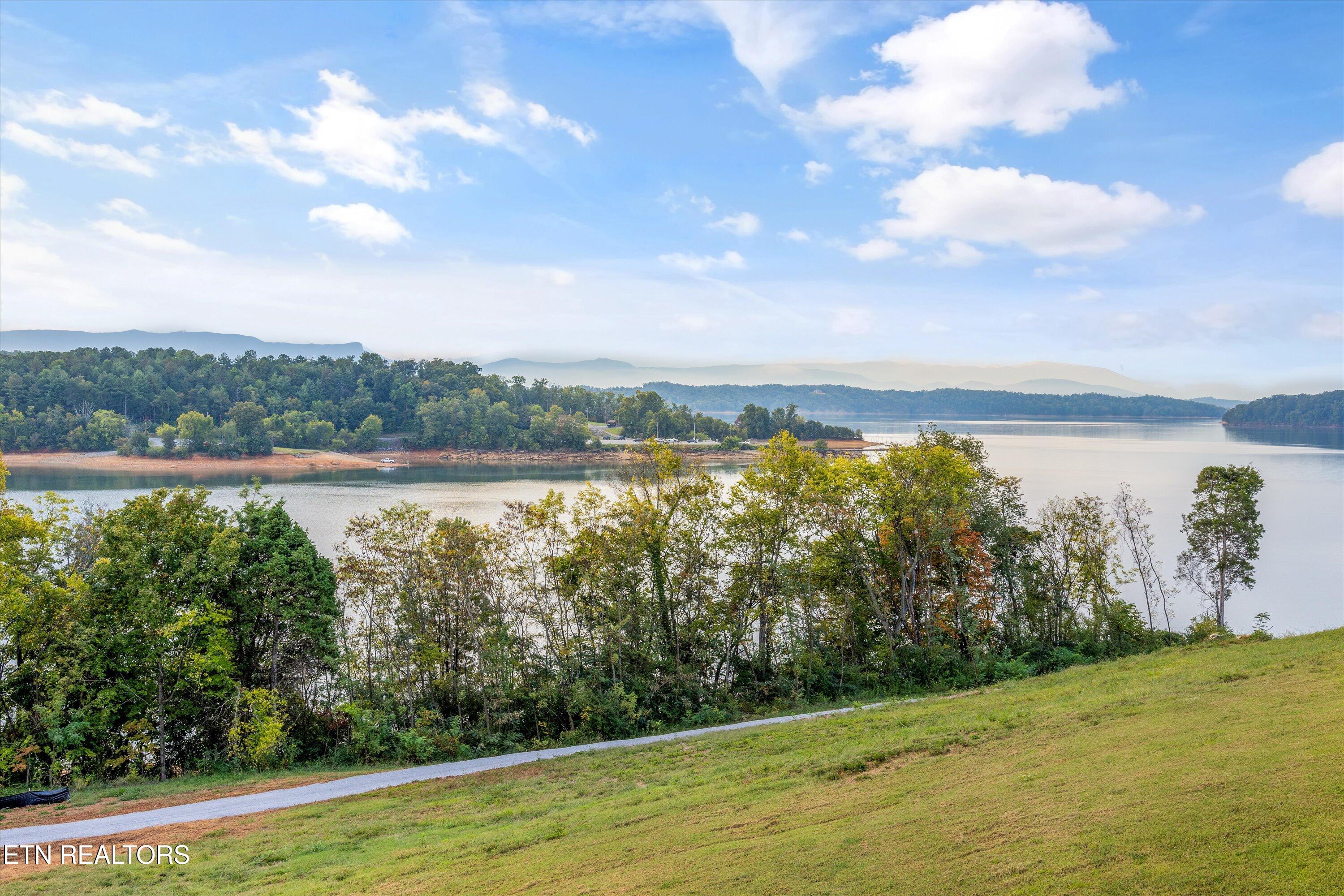 411 Hampton Way Dandridge, TN 37725 - Photo 43 of 50 16-411 Hampton Wy 15