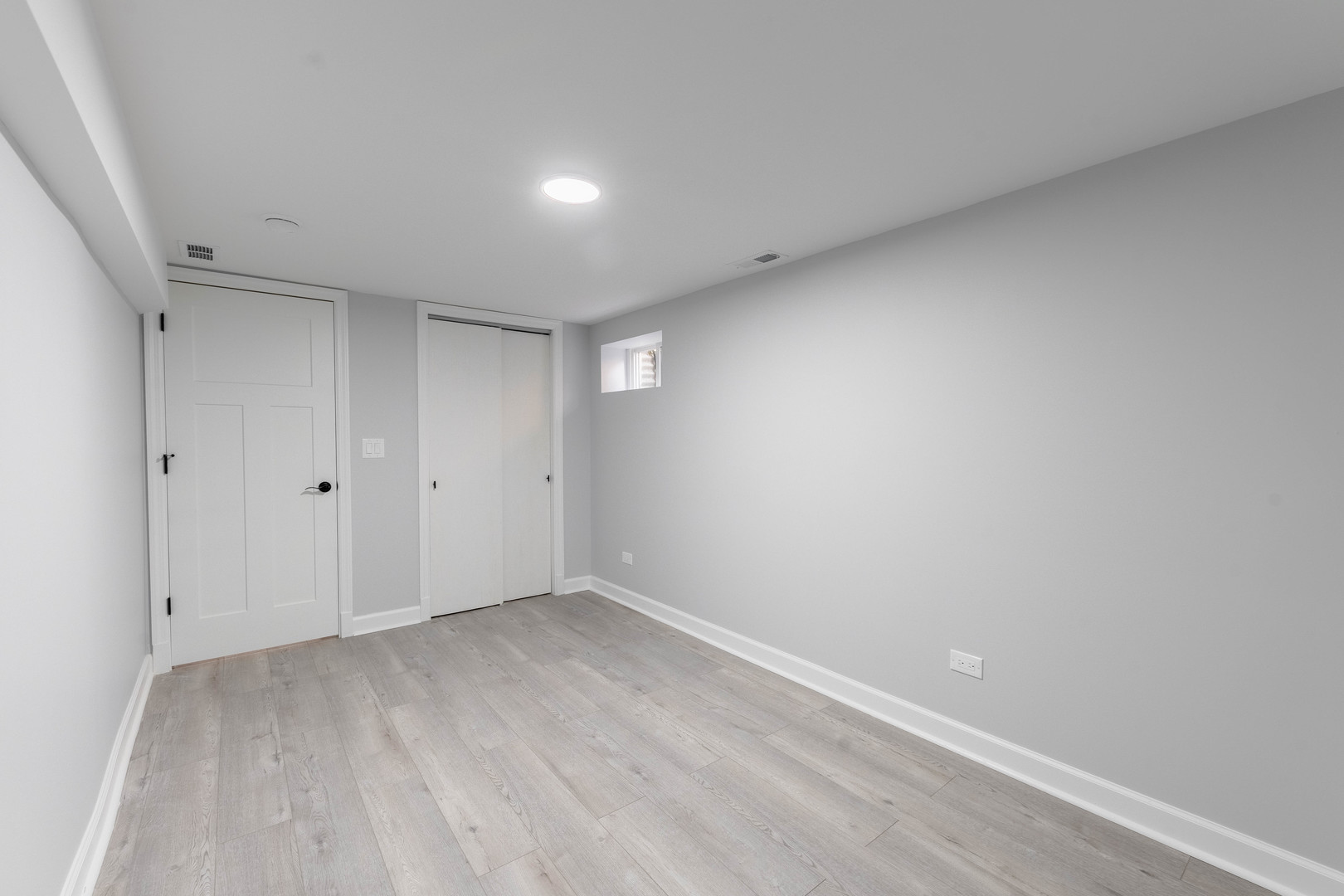 8000 Country Club Lane North Riverside, IL 60546 - Photo 34 of 41 a view of room