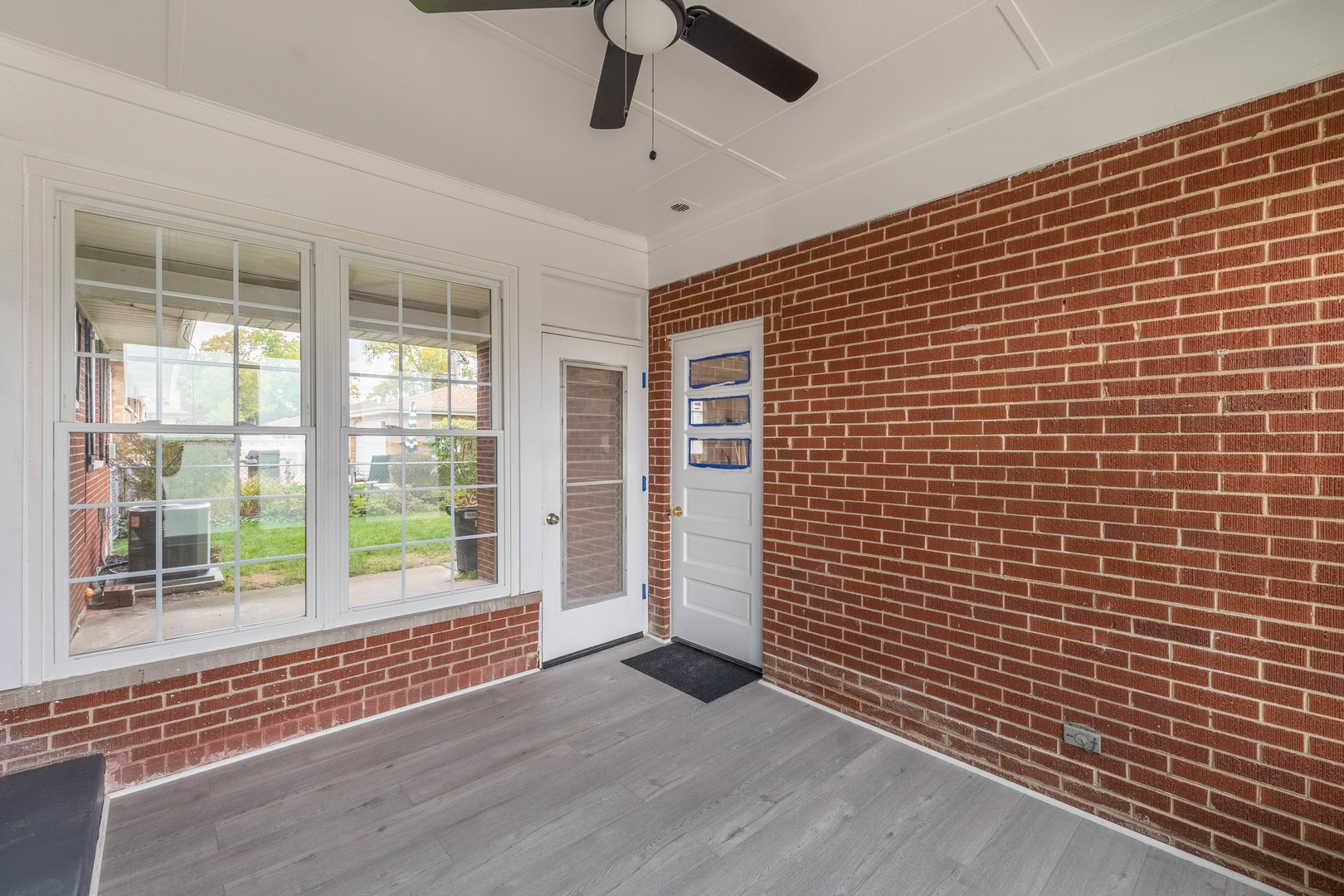 8000 Country Club Lane North Riverside, IL 60546 - Photo 39 of 41 a view of an empty room with a window