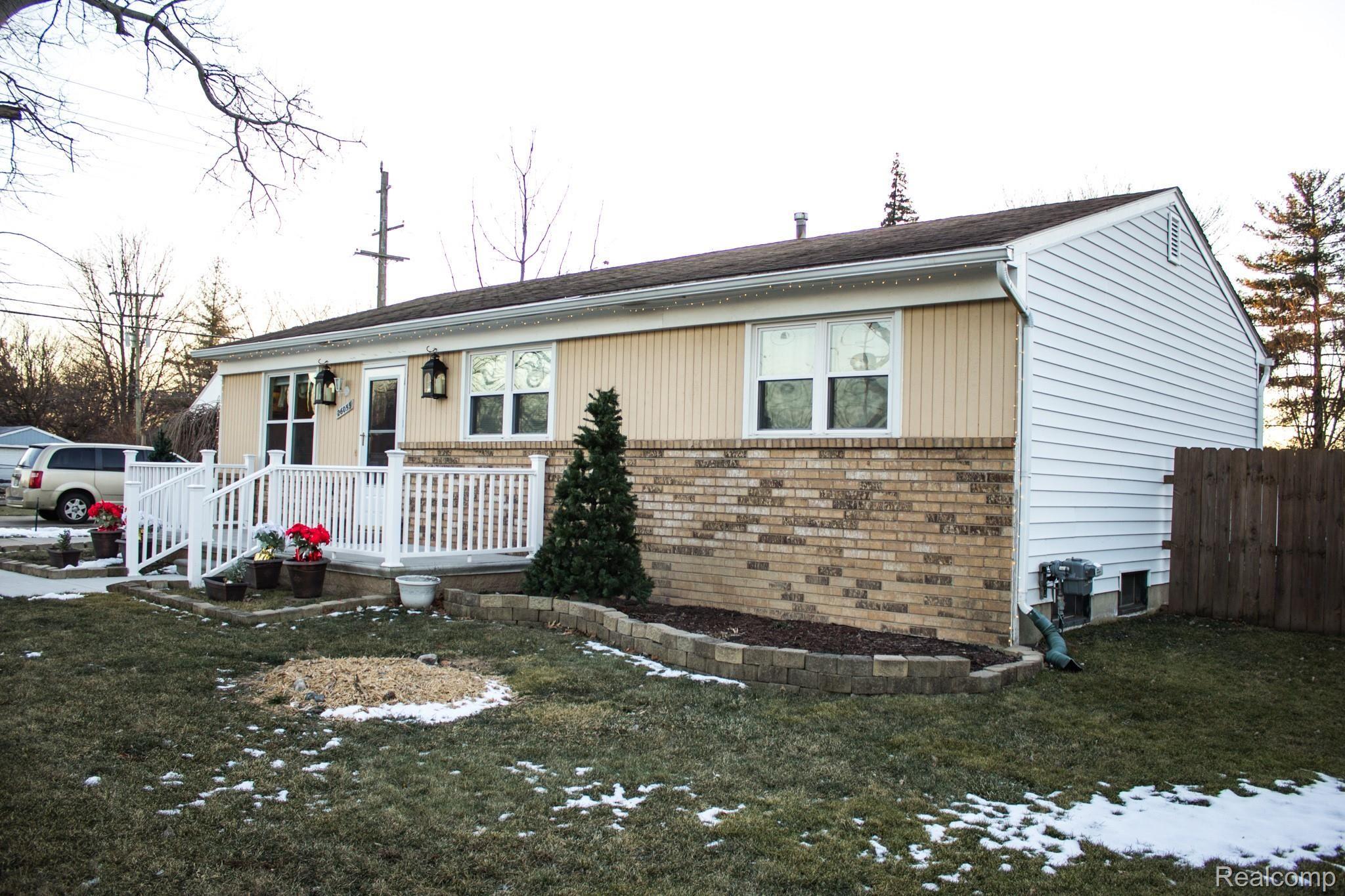 26055 Schoenherr Road Warren, MI 48089 - Photo 4 of 35 4.jpg
