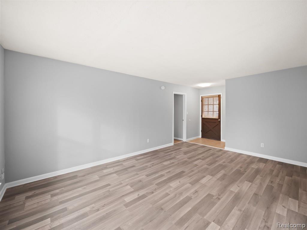 46733 Shelby Road Utica, MI 48317 - Photo 6 of 25