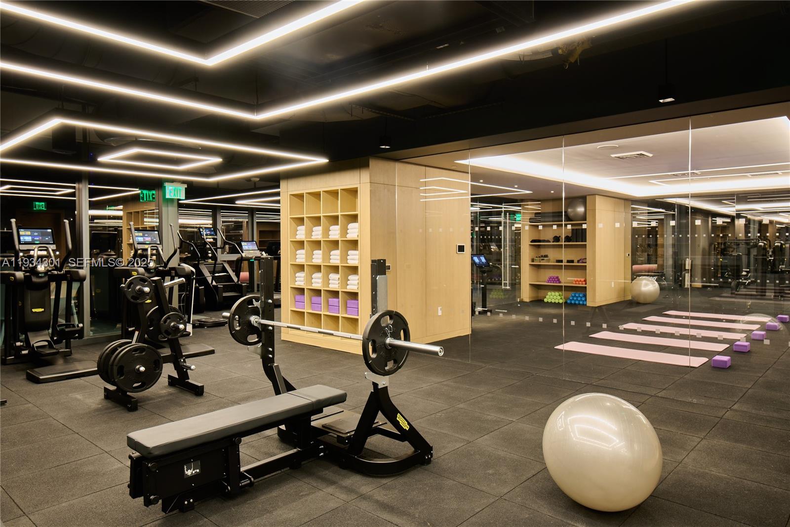 500 Alton Road, Unit 1602 Miami Beach, FL 33139 - Photo 27 of 33 a room with gym equipment