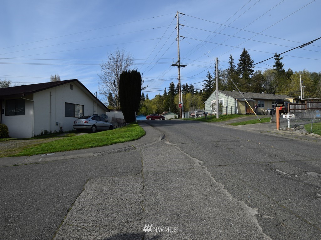 243 Sheridan Road Bremerton, WA 98310 - Photo 22 of 25