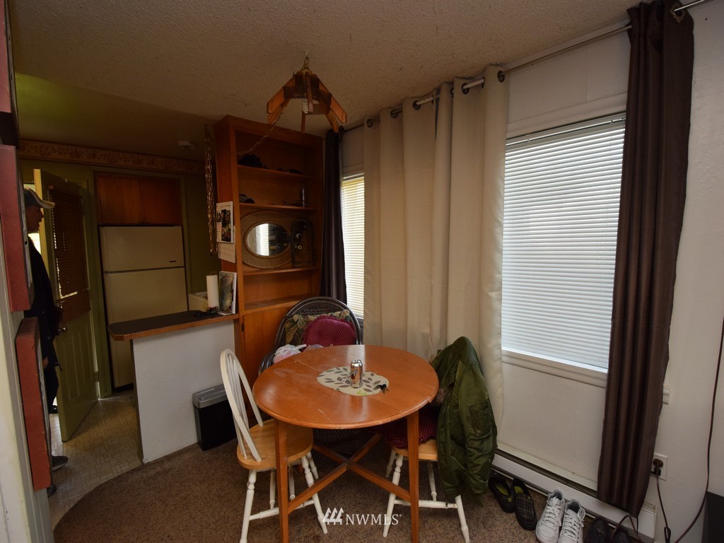 243 Sheridan Road Bremerton, WA 98310 - Photo 8 of 25