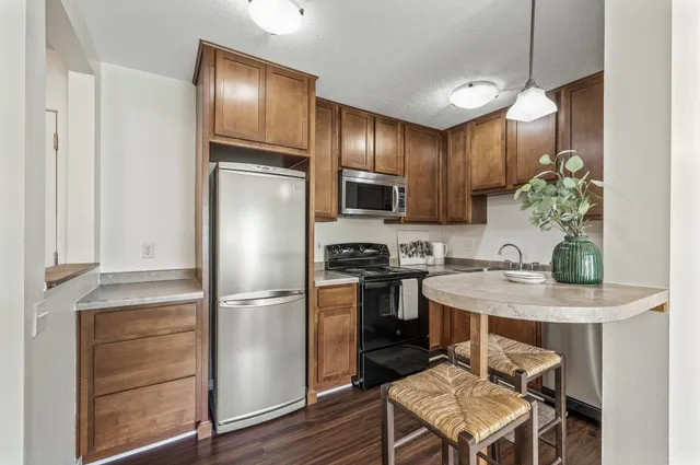 $69,000 | 3729 Snelling Avenue, Unit 108, Minneapolis, MN 55406