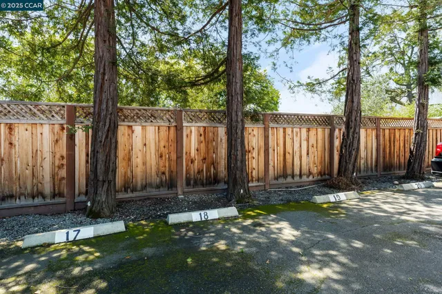 $629,950 | 1945 Trinity Walnut Creek, Unit 8, Walnut Creek, CA 94596