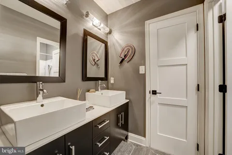 $1,995,000 | 13101 Ridge Drive, Rockville, MD 20850