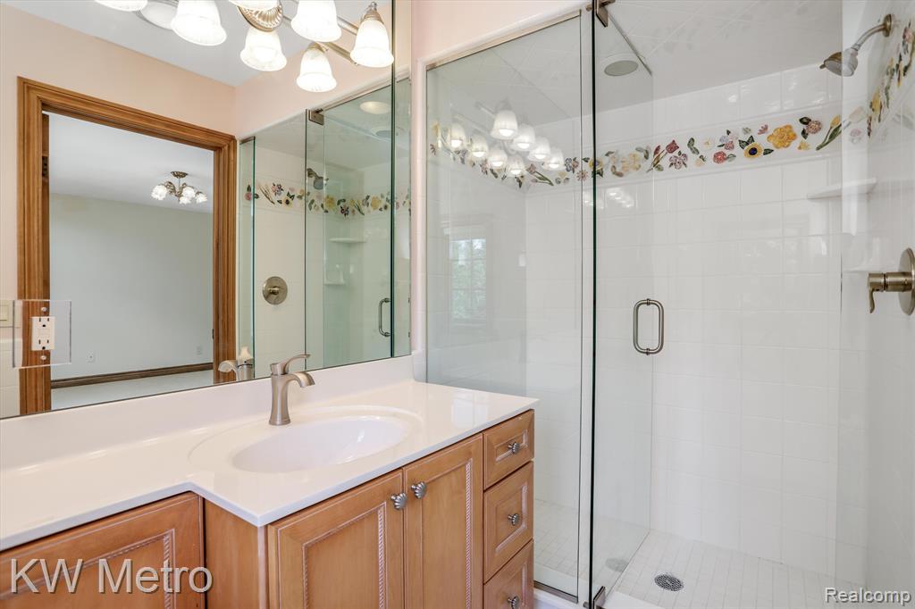 1553 Scenic Hollow Rochester, MI 48306 - Photo 29 of 65